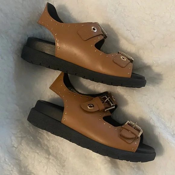 La CANADIENNE Tan Buckle Sandals - Picture 5 of 7